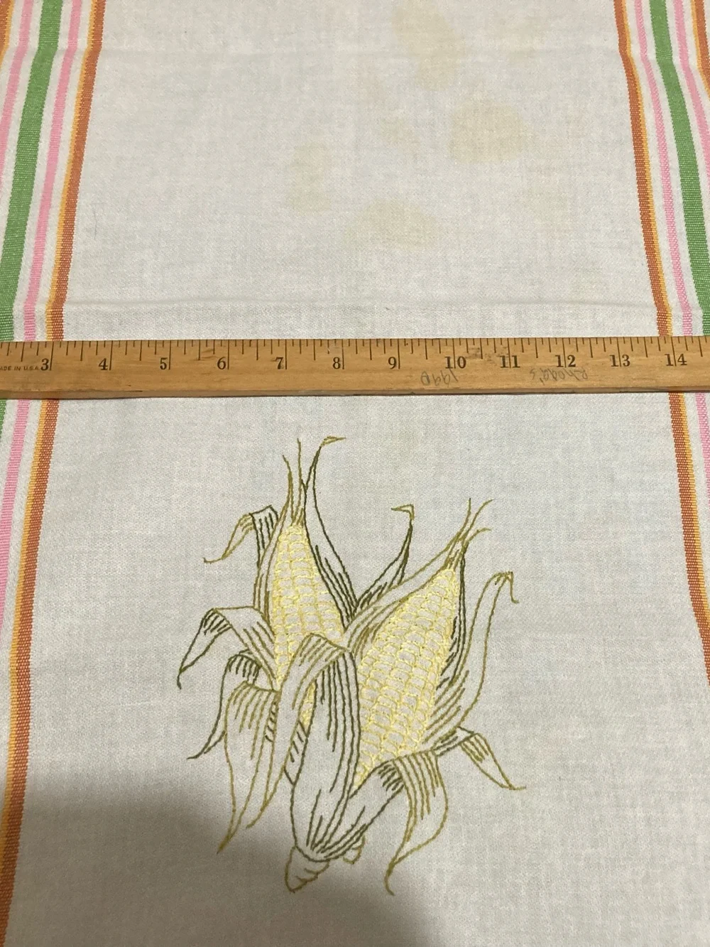 Vintage Hand Embroidered Tea / Dishtowel. 24x16 inches